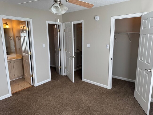 Building Photo - Great 3 bedroom 2.5 bath home!
