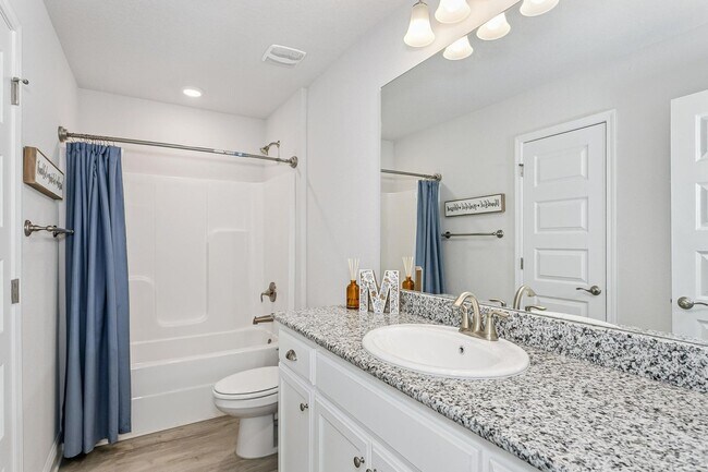 Building Photo - Beautiful Custom Build Home in North Crestview