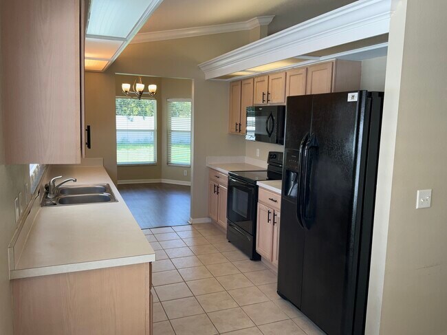 Building Photo - 27512 Sky Lake Cir
