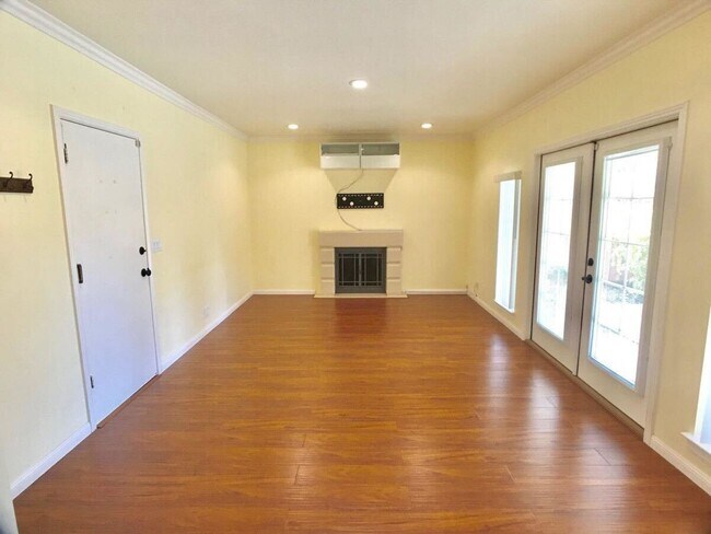 Building Photo - 2803 Dowe Ave