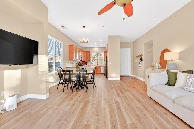 Building Photo - 107 Panorama Way