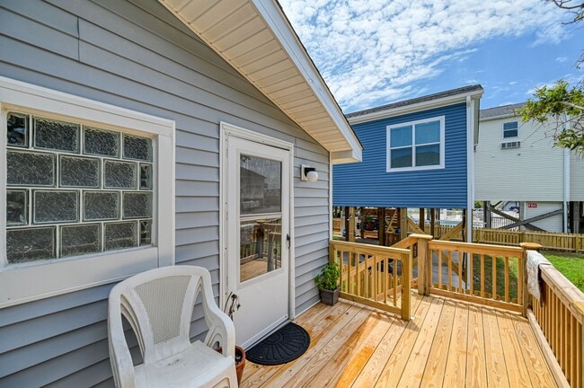 Building Photo - FURNISHED OFF-SEASON RENTAL AVAILABLE STAR...