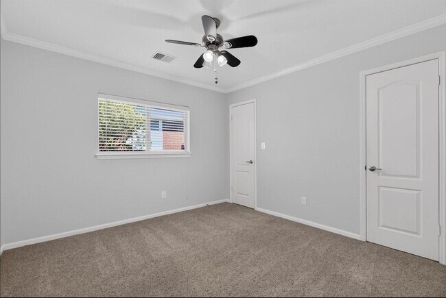 Building Photo - 1402 Club Chase Dr