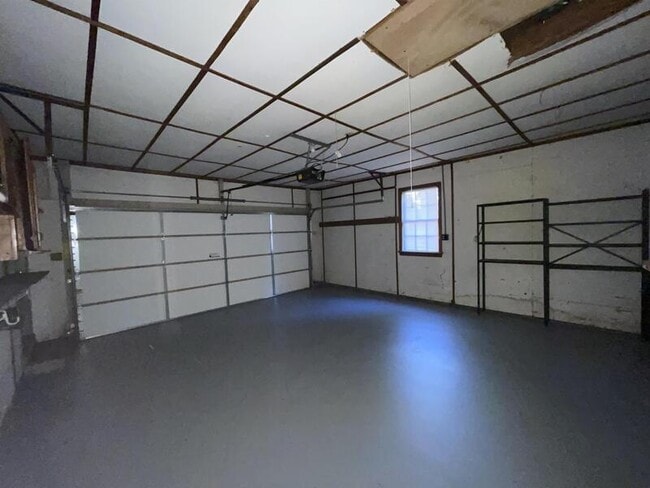 Building Photo - 711 Waterford Rd
