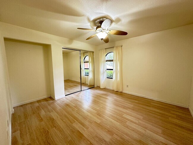 Building Photo - Tranquil Lakefront Living in the Heart of ...