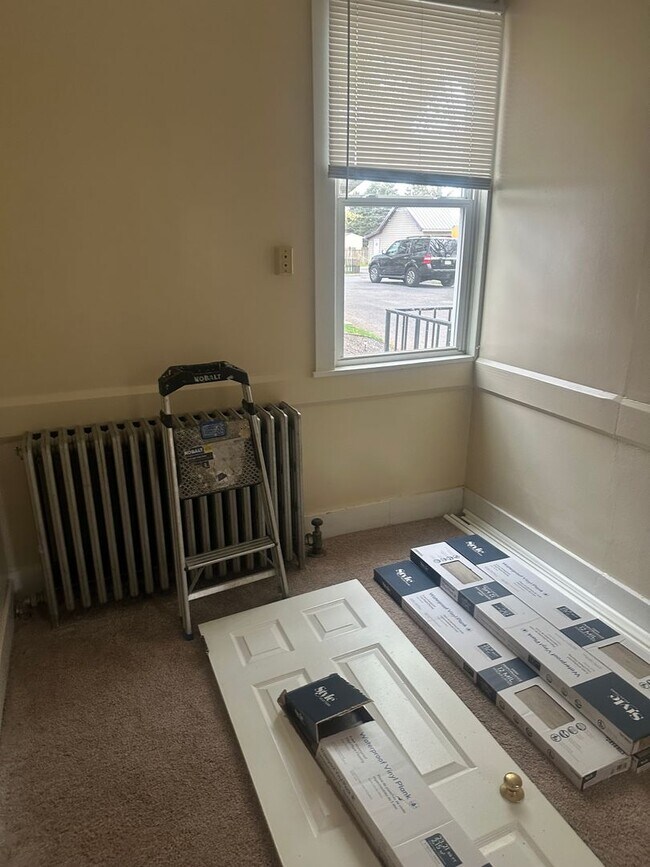 Building Photo - 226 E High St