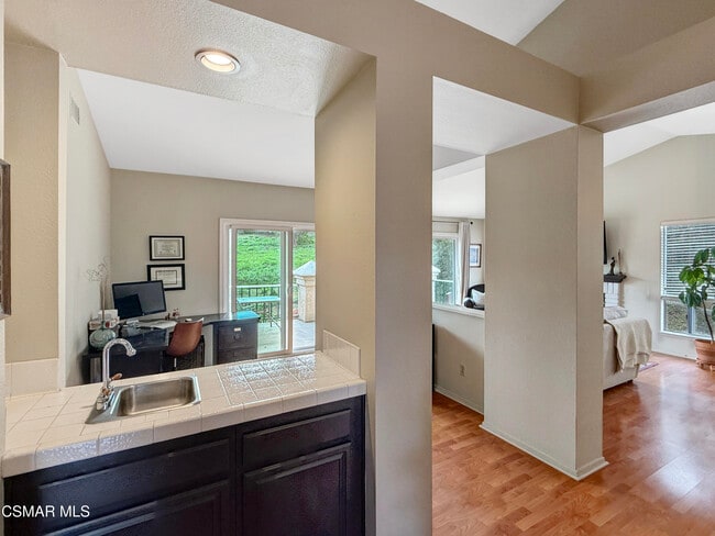 Building Photo - 264 Ridgeton Ln