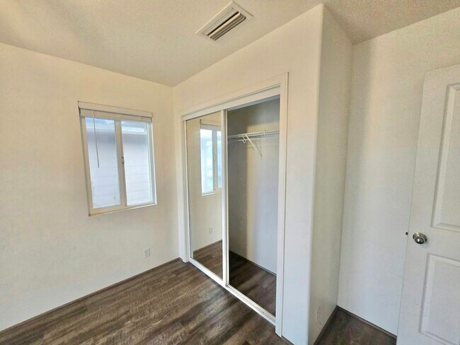 Building Photo - 91-1033-1033 Kanela St