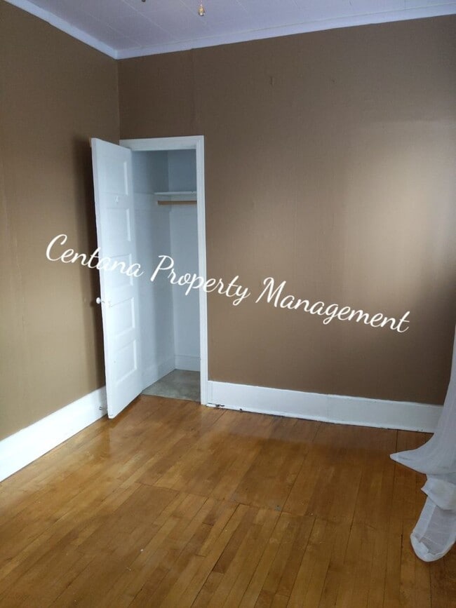 Building Photo - 2 Bedroom 1 Bath walking distance to Montana Tech
