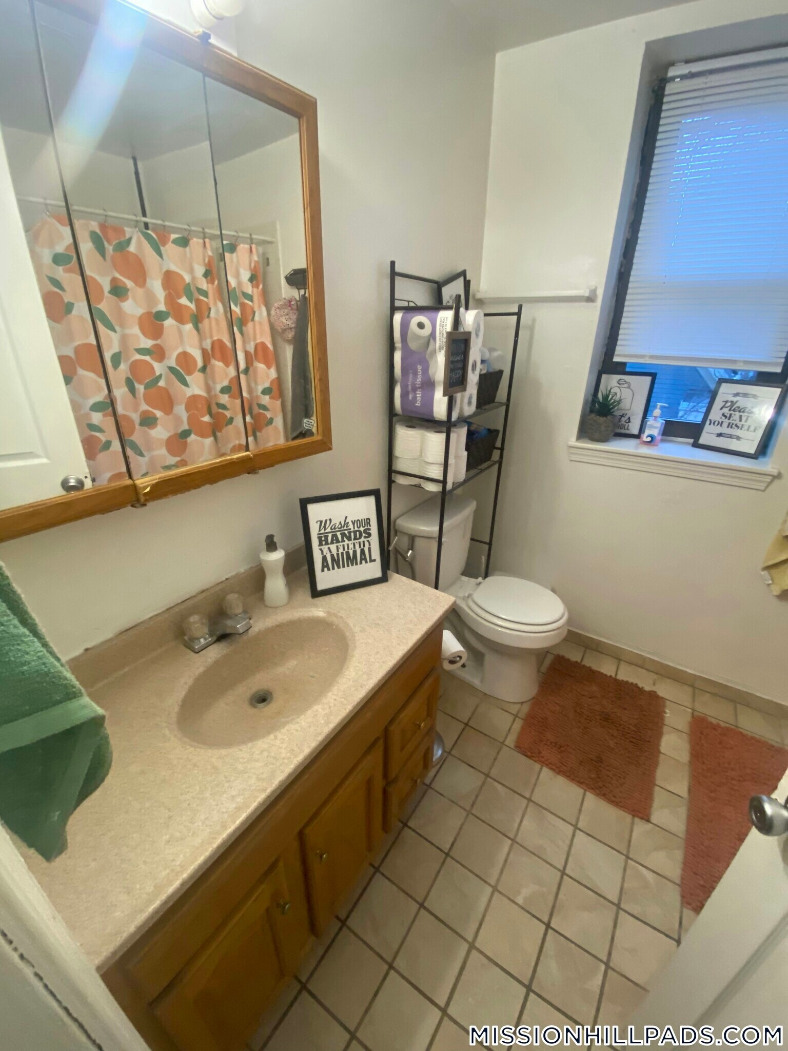 Building Photo - 715 Parker St