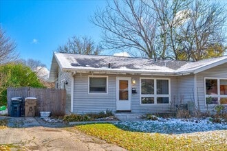 Building Photo - 1309-1311 Prairie Rd