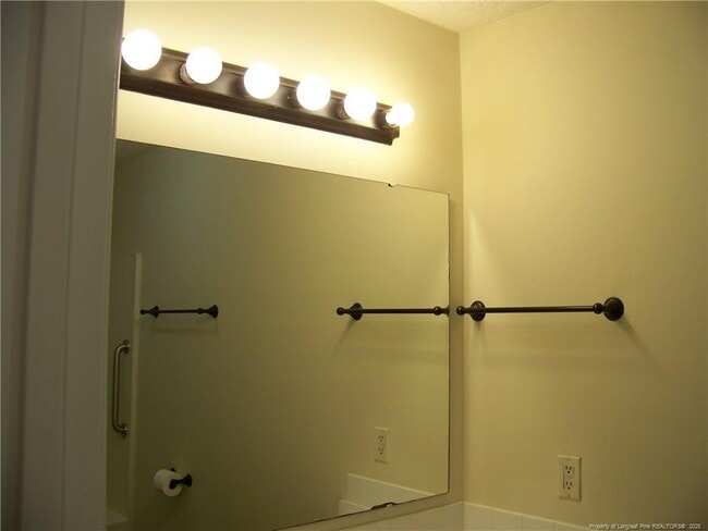 Building Photo - 513 Meadowland Ct