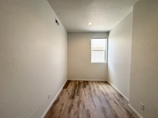Building Photo - 1090 S 1100 E