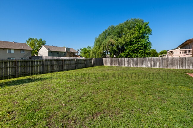 Building Photo - 1318 N Aksarben Ct
