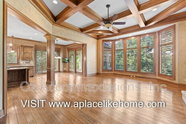 Building Photo - 16690 Country Club Dr