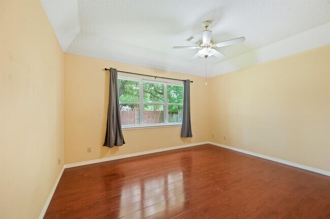 Building Photo - 6503 Faulkner Ridge Dr