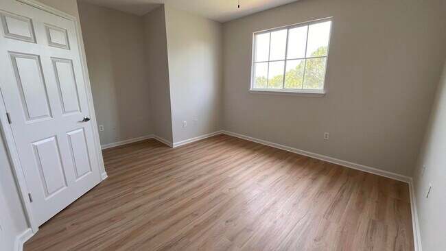 Building Photo - 2048 Alta Meadows Ln