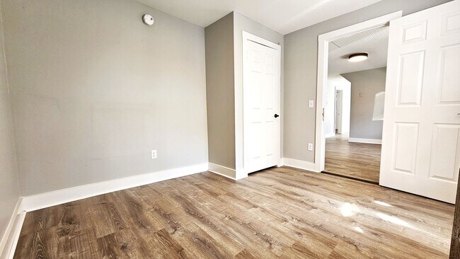 Building Photo - 43-47-47 Willow St