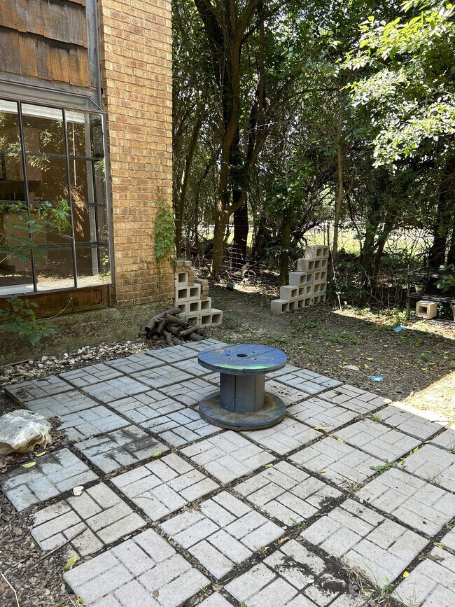 Building Photo - 603 Bracewood Cir