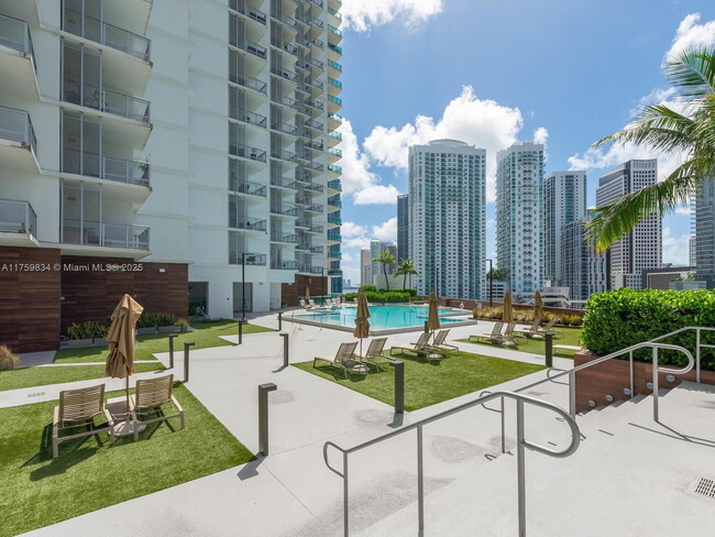 Building Photo - South Miami Avenue, Miami, FL 33130 - 2 BR...