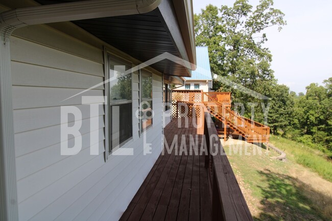 Building Photo - Beautiful Home with a Lakeview! Bonus Sunr...