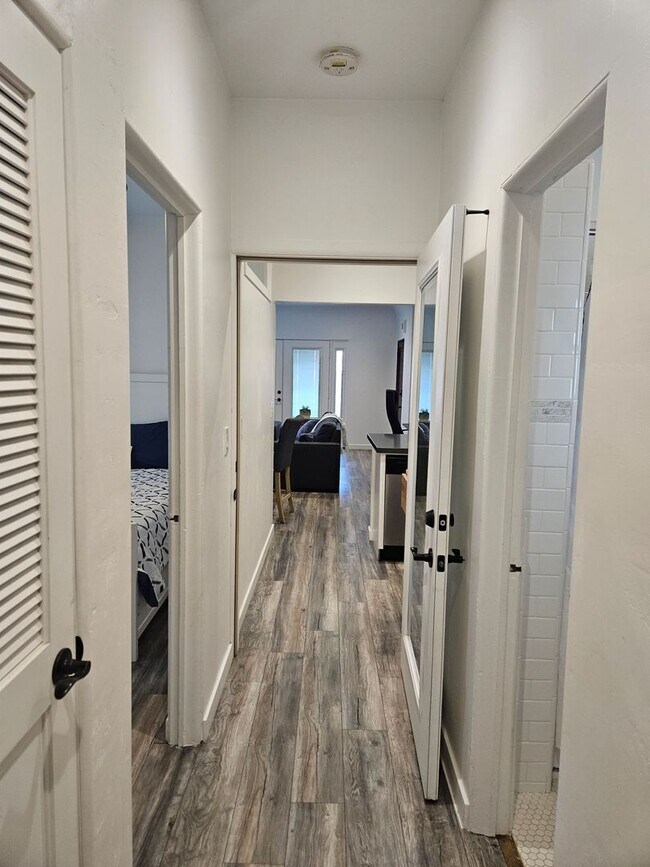 Building Photo - 540 Orange Ave