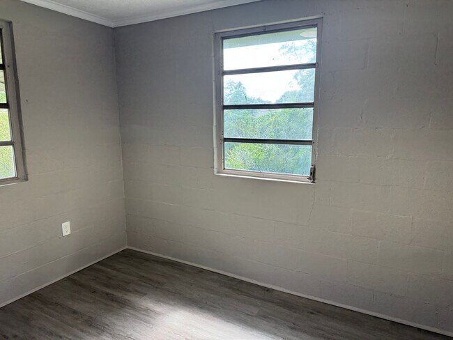 Building Photo - 2 Bed 1 Bath House GRIFFIN