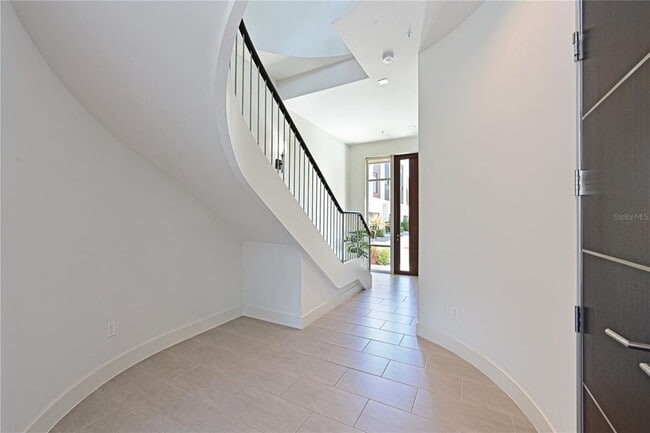 Building Photo - 221 Cosmopolitan Ct