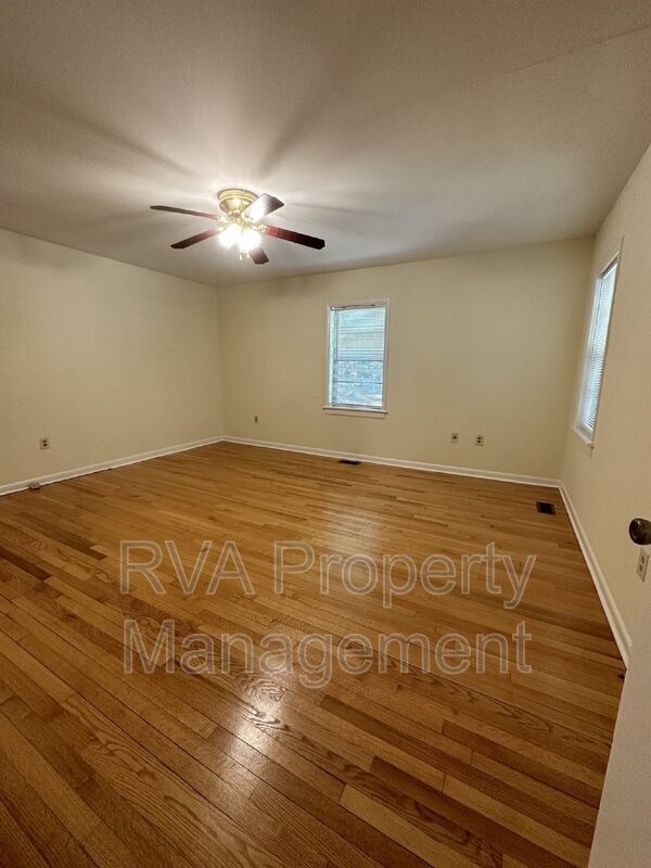 Building Photo - 12070 Karen Dr