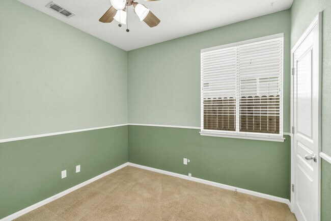 Building Photo - 3635 Poppy Hill Way