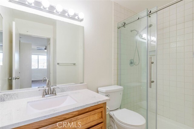 Building Photo - 909 E Chevy Chase Dr