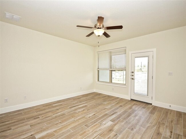 Building Photo - 406 Parkline Dr