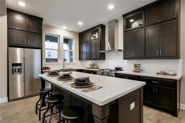 Building Photo - 8043 Sunflower Ln