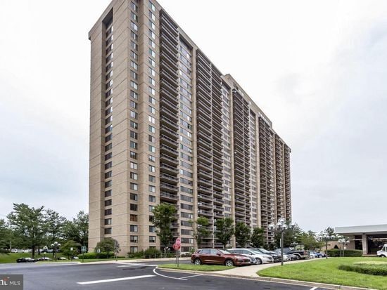 Building Photo - 3701 S George Mason Dr