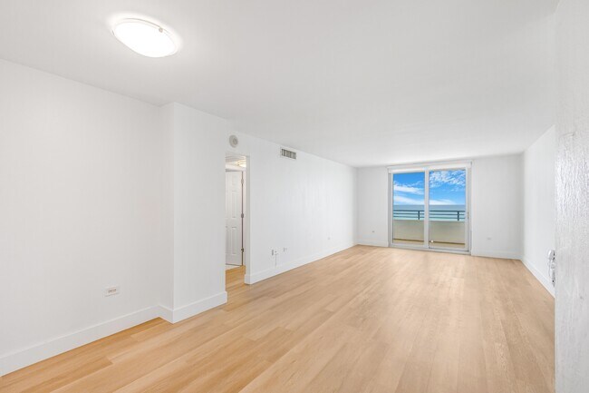 Building Photo - 5555 Collins Ave