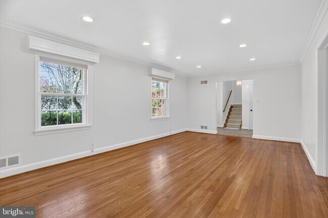 Building Photo - 5405 Ridgefield Rd