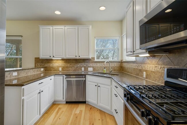 Building Photo - 12016 Timber Heights Dr