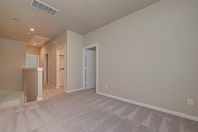 Building Photo - 316 N Spotted Fern Dr