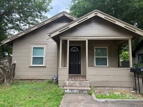 Building Photo - Tulsa: 3 bedroom house On A Private Road