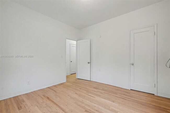 Building Photo - 9160 NE 8th Ave