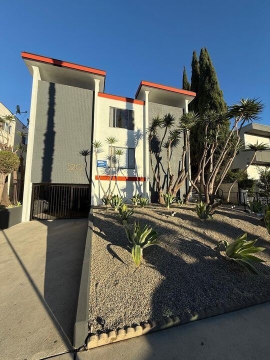 Building Photo - 520 Hayworth Ave