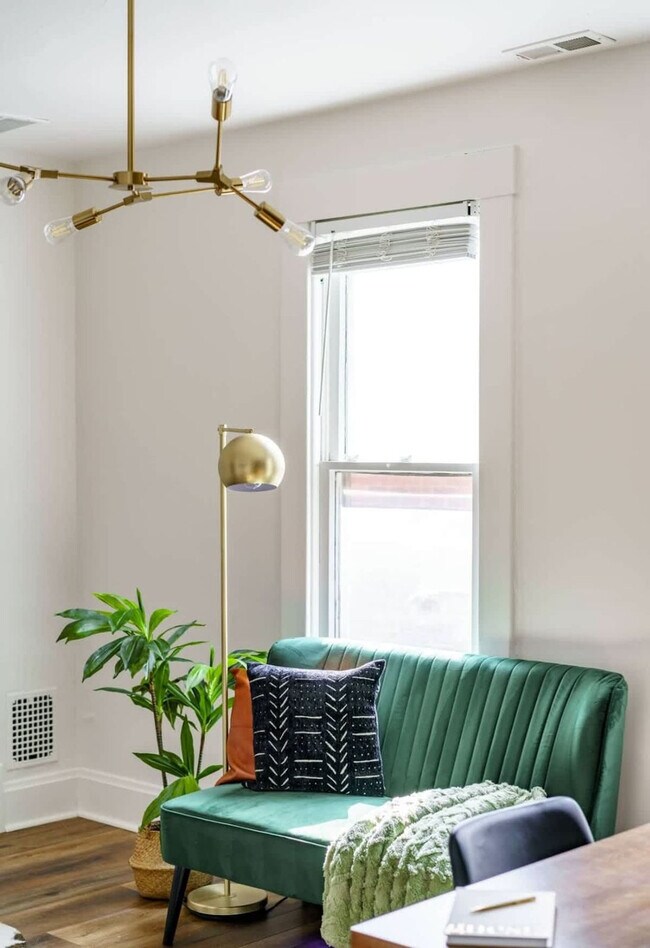 Building Photo - 575 1/2 City Park Avenue-SI ID1265634P