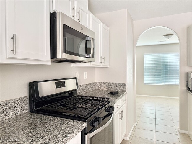 Building Photo - 712 E Caballo Hills Ave