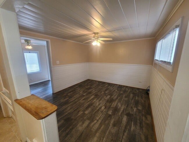 Building Photo - 3 Bedroom House in Normal
