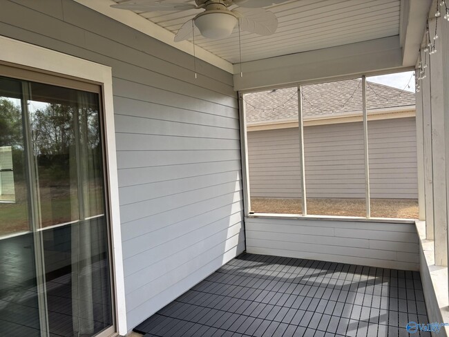 Building Photo - 180 Fenwick Pl