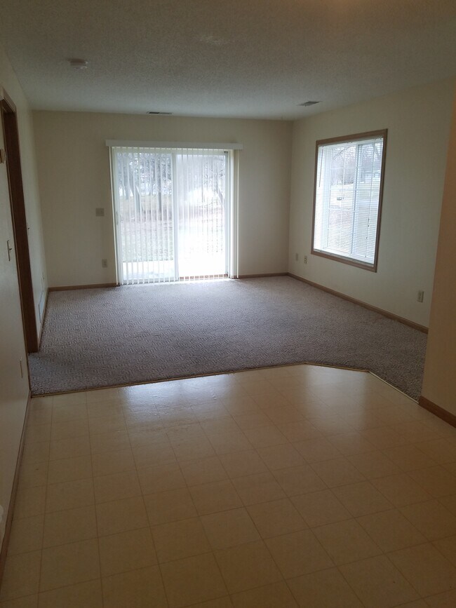 Building Photo - 233 Birch St N