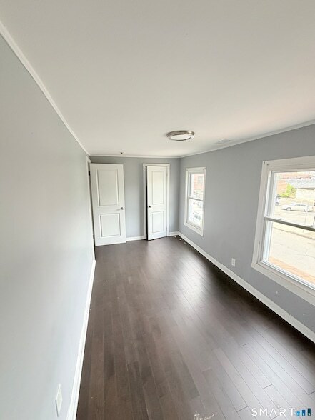 Building Photo - 16 Daggett St