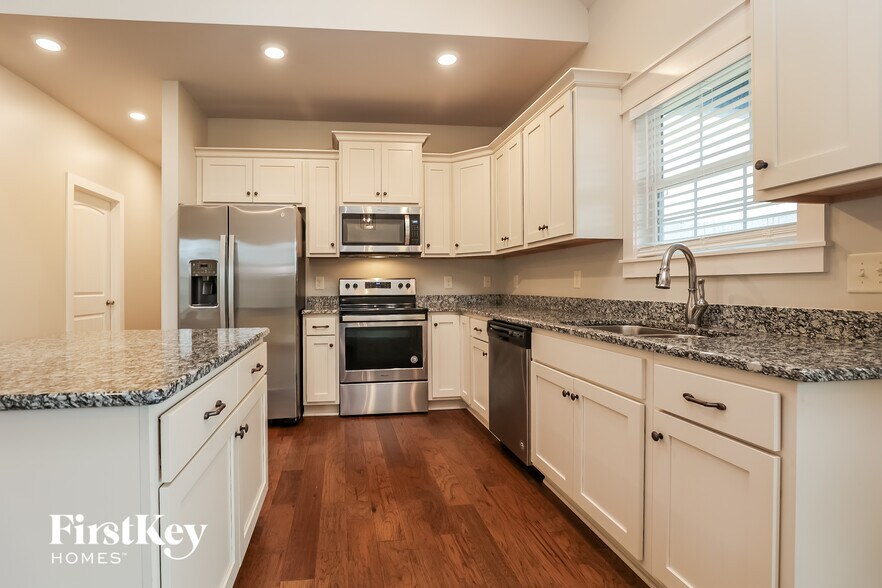 Building Photo - 1072 Harper Dean Wy