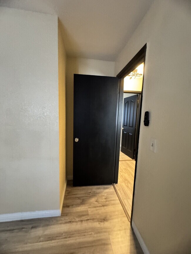 Building Photo - 4BR - 3BA two-story with pool