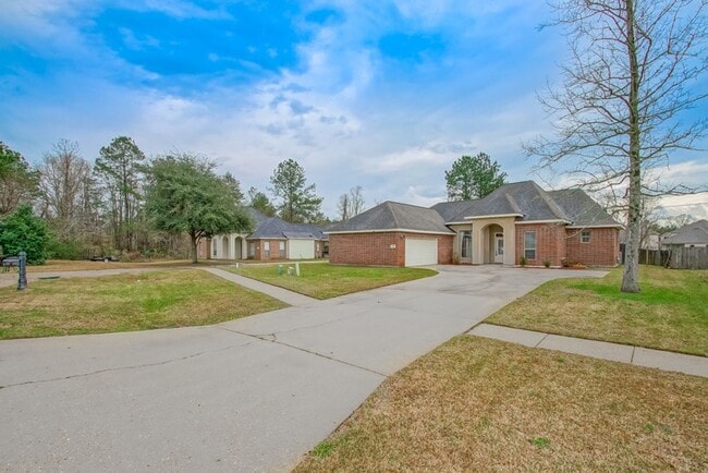 Building Photo - 12600 Woodland Hill Rd